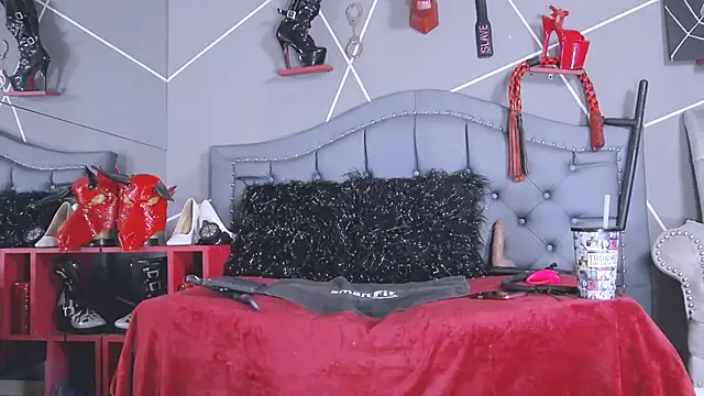 Evangeline online show from 01/05/26, 10:57