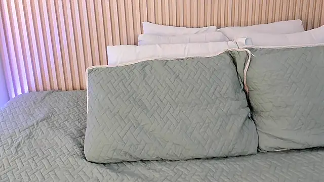 daiana curly online show from 10/14/25, 08:20