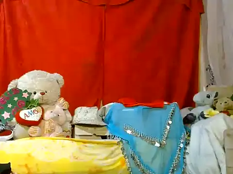 hottieperla online show from 07/04/26, 06:36