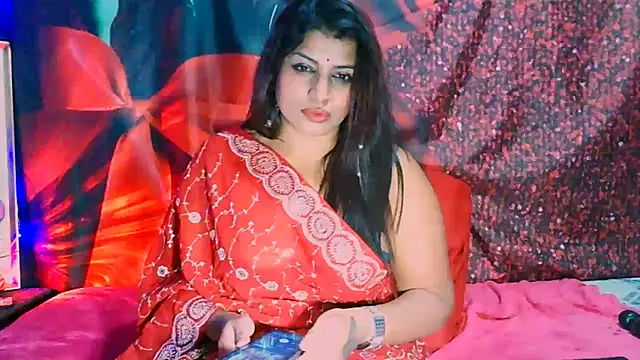 Snapshot of RoyalIndianCreamPuff chatting on 01/17/25, 09:17 RoyalIndianCreamPuff online show from 01/17/25, 09:17