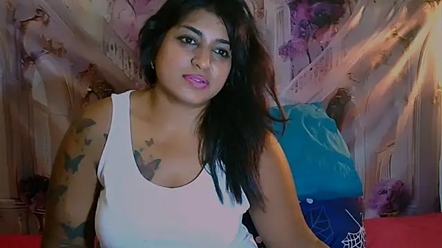 Snapshot of RoyalIndianCreamPuff chatting on 02/08/26, 05:27 RoyalIndianCreamPuff online show from 02/08/26, 05:27
