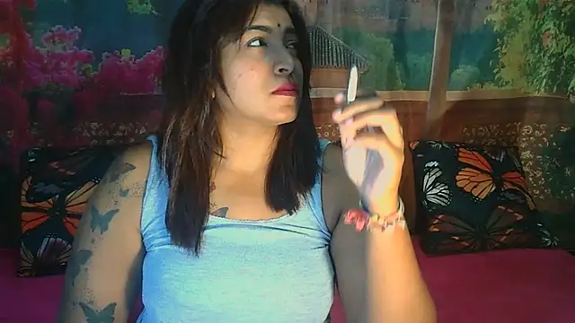 Snapshot of RoyalIndianCreamPuff chatting on 06/28/26, 07:20 RoyalIndianCreamPuff online show from 06/28/26, 07:20