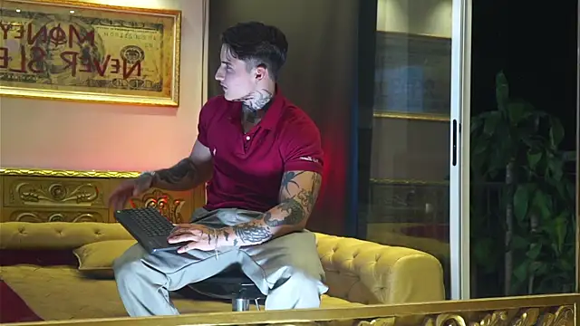 dantecoppolaa  online show from 05/20/26, 12:06