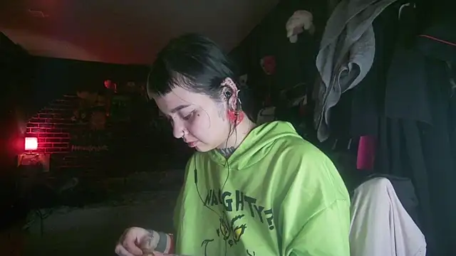 MoorderxDoll online show from 12/31/24, 06:02