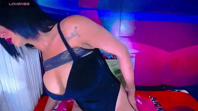 Snapshot of Cristalxxts chatting on 02/10/26, 06:12 Cristalxxts online show from 02/10/26, 06:12