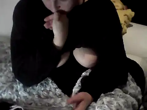 Snapshot of DragoneSFR chatting on 01/27/25, 05:26 DragoneSFR online show from 01/27/25, 05:26