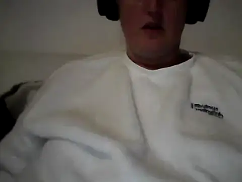 Snapshot of DragoneSFR chatting on 02/01/25, 07:02 DragoneSFR online show from 02/01/25, 07:02