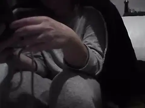 Snapshot of DragoneSFR chatting on 02/26/25, 07:27 DragoneSFR online show from 02/26/25, 07:27