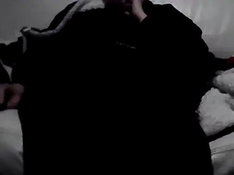 Snapshot of DragoneSFR chatting on 03/01/25, 09:04 DragoneSFR online show from 03/01/25, 09:04