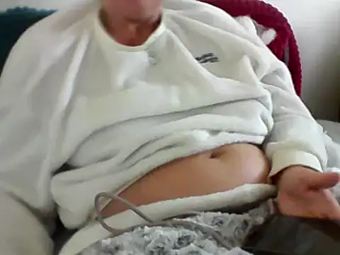 Snapshot of DragoneSFR chatting on 03/03/25, 06:59 DragoneSFR online show from 03/03/25, 06:59