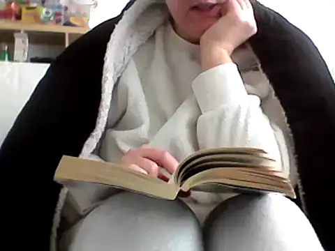 Snapshot of DragoneSFR chatting on 03/03/25, 10:06 DragoneSFR online show from 03/03/25, 10:06