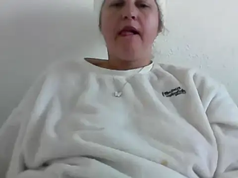 Snapshot of DragoneSFR chatting on 03/04/25, 07:30 DragoneSFR online show from 03/04/25, 07:30