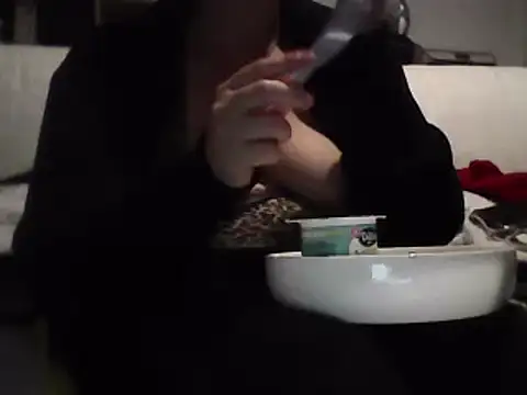 Snapshot of DragoneSFR chatting on 03/04/25, 08:05 DragoneSFR online show from 03/04/25, 08:05