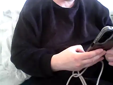 Snapshot of DragoneSFR chatting on 03/05/25, 08:32 DragoneSFR online show from 03/05/25, 08:32