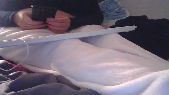 Snapshot of DragoneSFR chatting on 09/21/25, 07:26 DragoneSFR online show from 09/21/25, 07:26