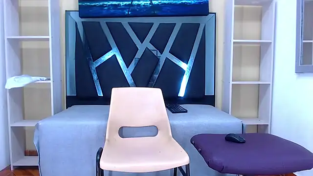 mailo bronw online show from 12/24/24, 02:44