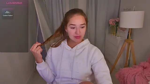 LovelyJessie online show from 04/20/26, 01:47