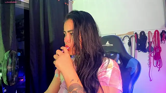 scarlet-kennedy98 online show from 12/19/24, 12:02