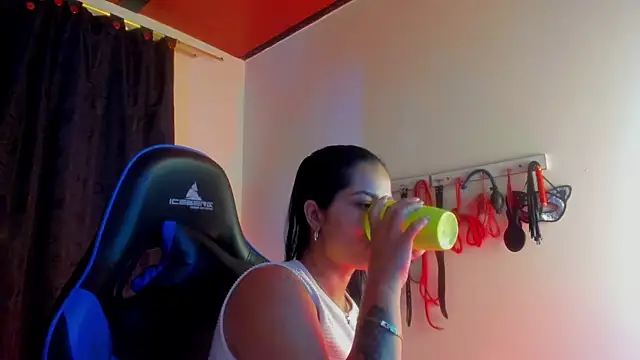 scarlet-kennedy98 online show from 10/18/25, 12:02