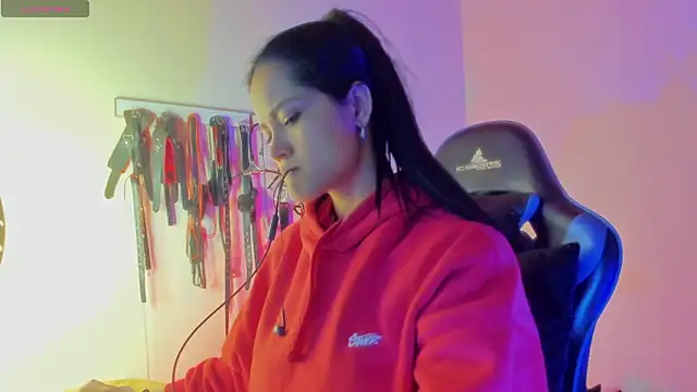 scarlet-kennedy98 online show from 03/18/26, 10:24