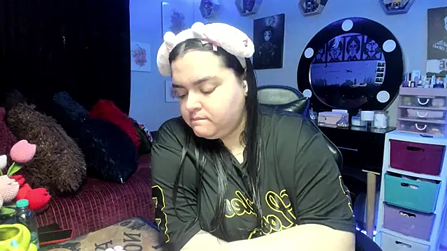 Luise Meyrink online show from 04/14/26, 04:51