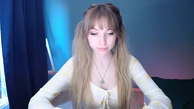 LuciaYoung online show from 02/21/25, 04:16