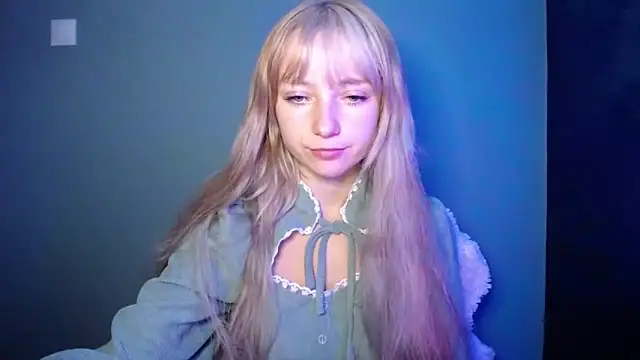 LuciaYoung online show from 09/16/25, 06:20