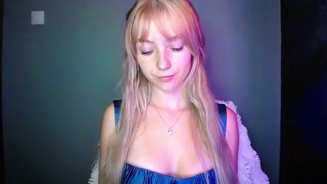 LuciaYoung online show from 09/17/25, 06:31