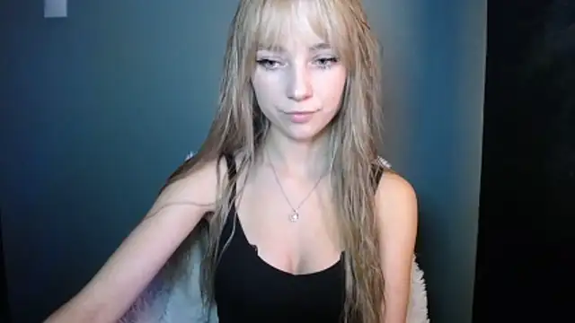 LuciaYoung online show from 10/24/25, 06:48