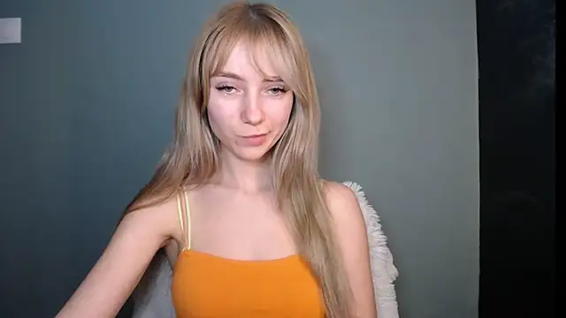 LuciaYoung online show from 02/07/26, 07:17