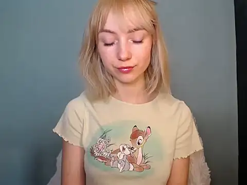 LuciaYoung online show from 03/09/26, 07:34