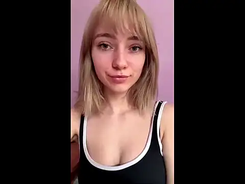 LuciaYoung online show from 04/04/26, 06:33