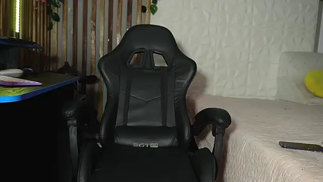 argiee taylorxs2 online show from 02/11/25, 12:28