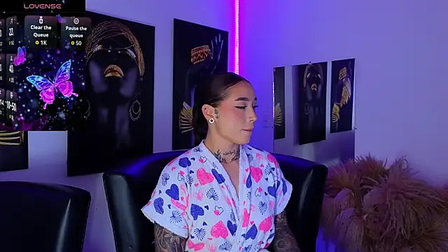  brenna hanson online show from 09/19/25, 07:03