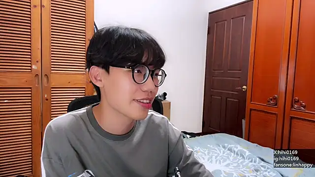 Snapshot of hihi0169 chatting on 11/29/25, 01:36 hihi0169 online show from 11/29/25, 01:36