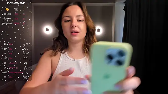 Snapshot of ThreeshaWhite chatting on 01/03/25, 05:28 ThreeshaWhite online show from 01/03/25, 05:28