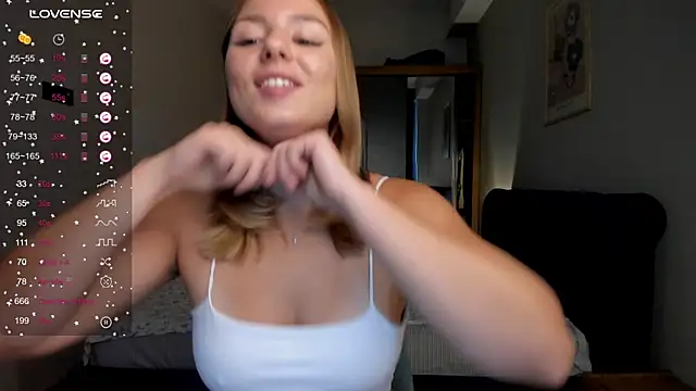 Snapshot of ThreeshaWhite chatting on 09/10/25, 04:56 ThreeshaWhite online show from 09/10/25, 04:56