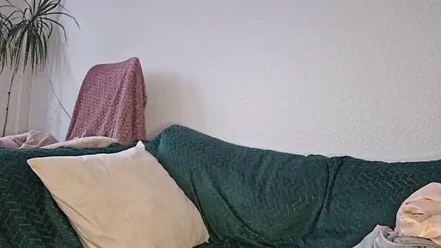 Cyndee Winter online show from 11/25/25, 01:22