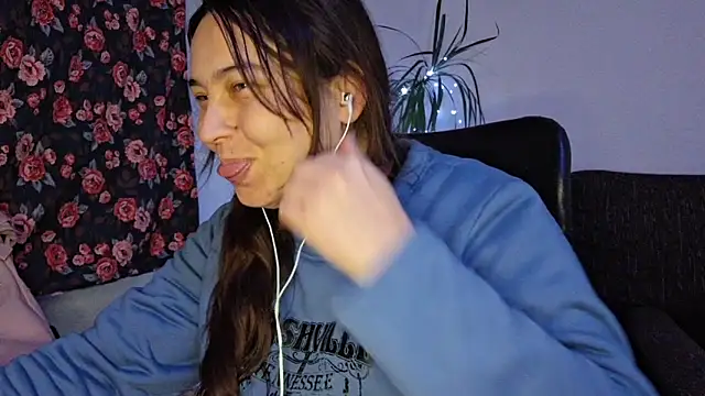 Cyndee Winter online show from 12/22/25, 10:07