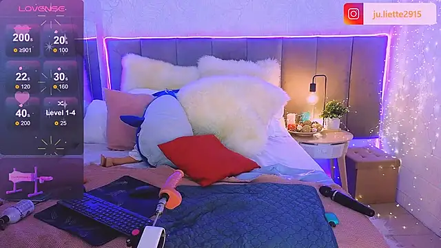 JulietteVolpeWyorika online show from 01/12/25, 11:26