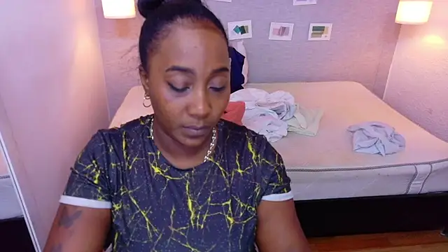 kiara evanss online show from 04/30/26, 01:23