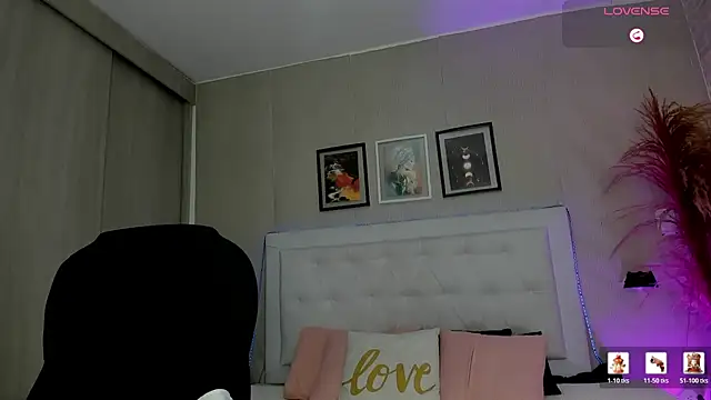 emma  smith1 online show from 02/03/26, 11:59