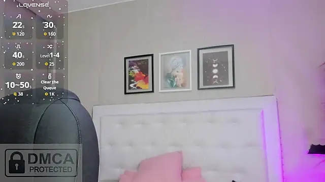 emma  smith1 online show from 03/21/26, 10:42