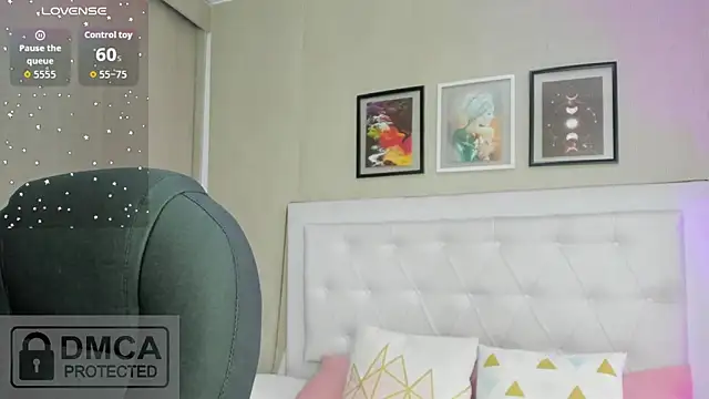 emma  smith1 online show from 04/08/26, 12:27