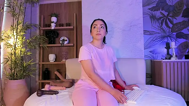 LIAH IZUMI online show from 02/16/26, 01:18