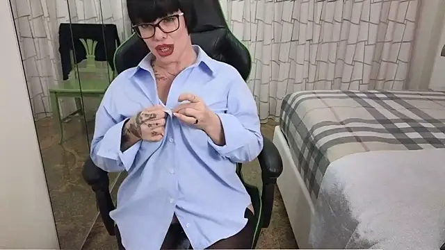   Nina online show from 02/07/25, 02:58