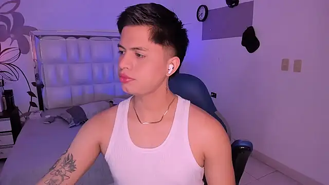 Niicky1  online show from 12/08/24, 08:36