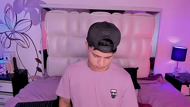 Niicky1  online show from 12/21/24, 12:42