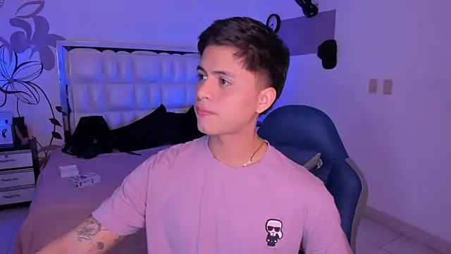 Niicky1  online show from 01/02/25, 08:46