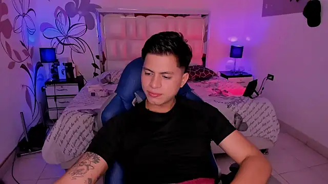 Niicky1  online show from 02/19/25, 08:52